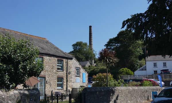 Mine chimney in Charlestown